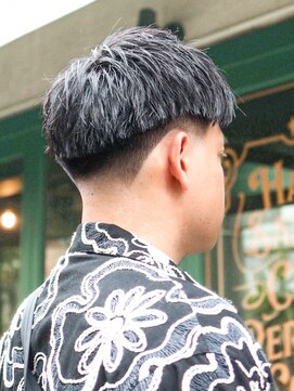 プロショップウェーブ セカンド(PRO SHOP WAVE II) スペインカール/フェザーパーマ/メンズパーマ/テーパーフェード