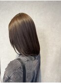 艶感まとまるツヤ髪ブラウンロブ