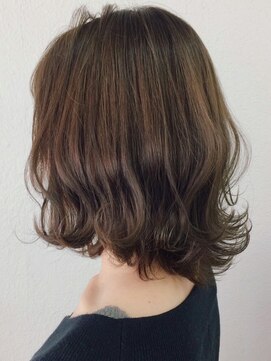 インビテーション(invitation) 【invitation】大人ミディアムこなれウェーブ