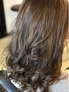 ラグゼヘア(Luxe hair)の写真/【一ノ関駅東口】大人女性からの圧倒的支持率◎豊富なカラー提案であなたにピッタリのカラーが見つかる！