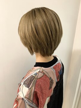 ニューラインギンザ(New-Line 銀座) 《New-Line 代表YUTAKA》小顔丸み大人クールミニボブ 髪質改善