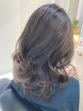 フェリーチェ(FELICE) ナチュラルレイヤー×プラチナカラー