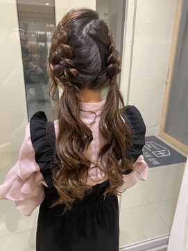 アキオドットヘアー(AKIO.hair) 今流行りのツインテール編み込みアレンジセット！駅から徒歩2分!