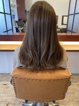 マーリャヘアー(mallia hair) ブリーチなしツヤ髪ベージュ Aラインロング