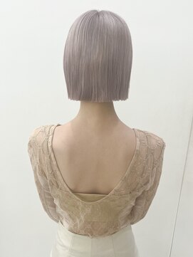 ユートゥイーズ つくば(U too e's) 透き通るような透明感　white silver 寺沢　颯