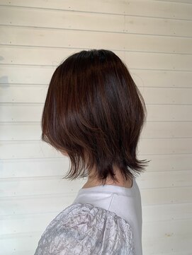 ラコスタ(LaCosTa) 外ハネ小顔ひし形ミディ×マロンベージュハッシュカット