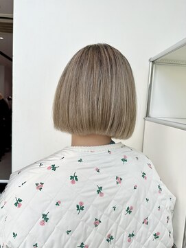 ステア ケース(stair case) 地毛残し　極細ハイライト　海外風ブロンド