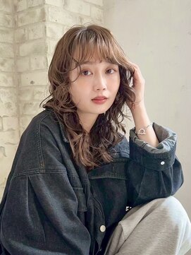 ジョエミバイアンアミ(joemi by Un ami) ミディアムパーマ / レイヤーパーマ / 赤み消しベージュ