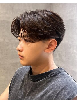 アンダーバーホワイト 天王寺阿倍野店(_WHITE) 前下がりセンターパート