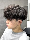 スペインカールフリンジカットテーパーフェードスパイラルパーマ