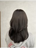 セミロングレイヤーカット×グレージュヘア