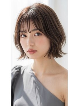 ロイロ(LoiLo) 透明感ブラウンで叶う大人可愛い外ハネボブ