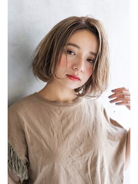 ロロ(ro-ro) 【恵比寿roro】アッシュベージュ×前下がりボブ
