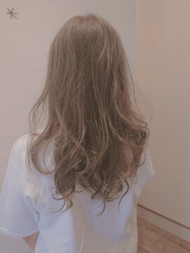 エ フュチュール(et Futur) 柔らかベージュ