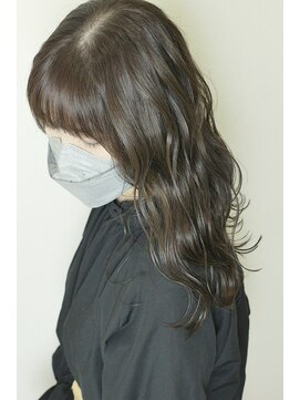 ビアージュ(Viage) :外はねミディ　:波ウェーブ　:グレージュ　:アッシュカラー