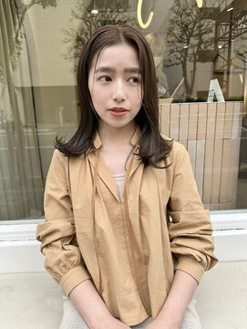 エレン 池袋(ElEn.) エレン池袋　似合わせ小顔カット×くびれ外ハネミディ　薄め前髪