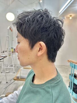 ロミーオム 本厚木(ROMMY. Homme) 刈り上げなしアップバングショート短髪ビジネスメンズヘア