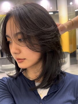 シティ(CITY) かきあげ前髪 ミディアムレイヤー レイヤーカット