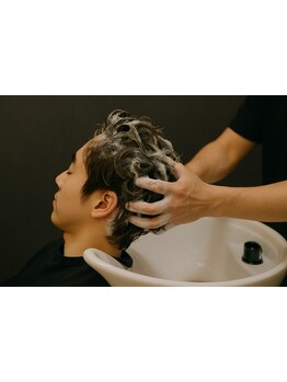 【心斎橋/堀江】頭皮をほぐし疲れをリセット。頭皮&髪を美しく整え疲れを癒します◎ヘッドスパ/四ツ橋