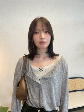 ミア(mia) 大人シアーベージュミニウルフボブミディアムレイヤー