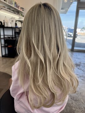 リーラ(Lila) ハイトーンカラー★ブロンドベージュ