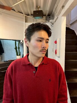 ビーバイエイトジェンツ(Bee by EIGHT GENTS) MEN’S HAIR/サーフカール/刈り上げセンターパート/心斎橋