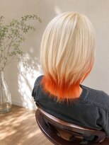 ウルッシュ(Urlush) ホワイトブロンド×ネオンオレンジ インナーカラー