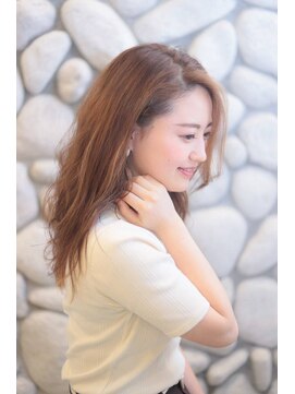 レアール アンビエ(LeR Unevie) クセをいかした、きれいめロング