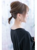 おくれ毛＆ねじりくるりんぱ＊大人かわいいヘアアレンジa