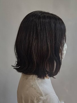 ヘア イノウエ HAIR INOUE 暗め波巻きボブ