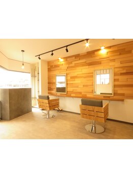 経験豊富なスタイリストが仕上げまでマンツーマンで担当！プライベート空間であなただけの特別な時間を…