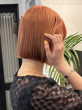アンプラグド(unplugged) オレンジヘアーの切りっぱなしボブ