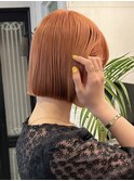 オレンジヘアーの切りっぱなしボブ