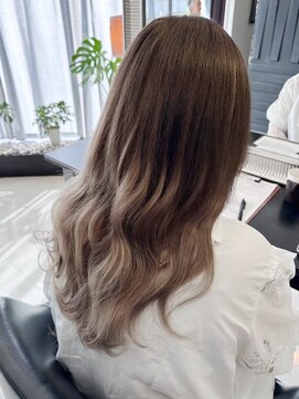 ヴァンクラウドコウベ(VENT CLOUD KOBE) 20代30代40代プルエクステアッシュベージュ立体感ロング