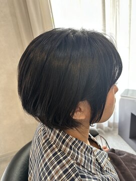 ニィ(2iee.) 縮毛矯正＋ショートボブ