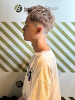 バーバーバー アカバネ(BARBER-BAR AKABANE)&nbsp;おしゃれなクルーカット×ブリーチオンカラー 透明感カラー2