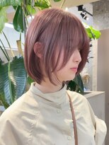 ハイトーン切りっぱなしショートボブミルクティーピンクベージュ