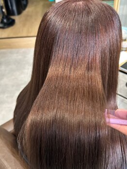 【隠れ家サロン】自然なストレートに導く、髪質改善トリートメントで毛先まで潤う美髪が叶います◎