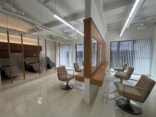 オシャレな外観で外からは見えにくい2Fです[池田駅/カット/ボブ]