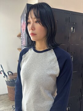 ヘアーアイストゥーレ(HAIR ICI TRE) オリーブカラー ブリーチなし 暗めカラー くびれミディ