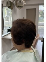 エミー&nbsp;白髪染め、カット