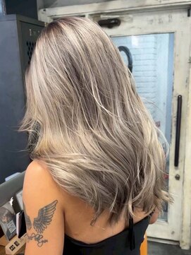 アポロ 横浜駅店(apollo) xバレイヤージュ/ホワイトグレージュ/レイヤーカット