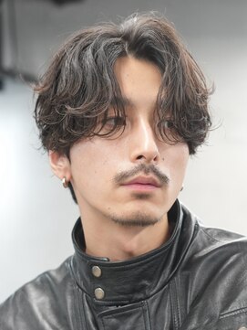バイフィフス 原宿/表参道(by fifth) 緩め波巻きスパイラルパーマシャドウパーマメンズセンターパート