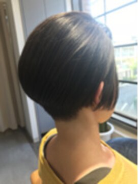 グラム ヘアー(glam hair) ツヤツヤボブ