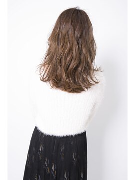 ソーホー ニューヨーク シズオカ(SOHO newyork SHIZUOKA) 無造作カールが大人かわいいセミディ