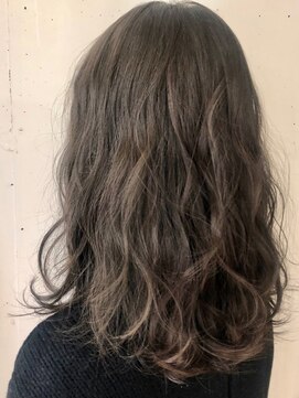 ビーチ(BEACH) 【BEACH/チナツ】ゆるウェーブ_カーキアッシュ