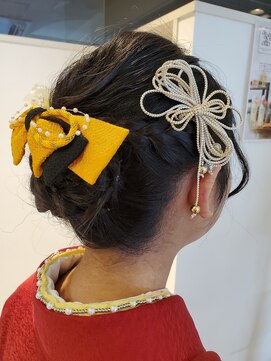 フェイバリット ビューティ ヨシミ(Favorite Beauty YOSHIMI) 大学の卒業式の袴の着付け、ヘアセット