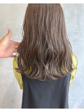 キチ(kichi.) [kichi.] セミロング×くすみベージュ