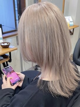 アフェクト 上大岡(affect) ブロンドベージュ/ウルフカット/ハッシュカット/ブリーチ/上大岡