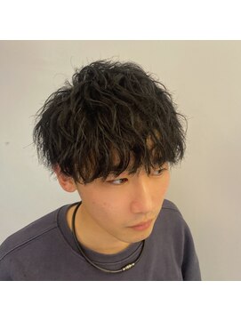 バチカ(BATICA) 緩めの波巻きパーマ